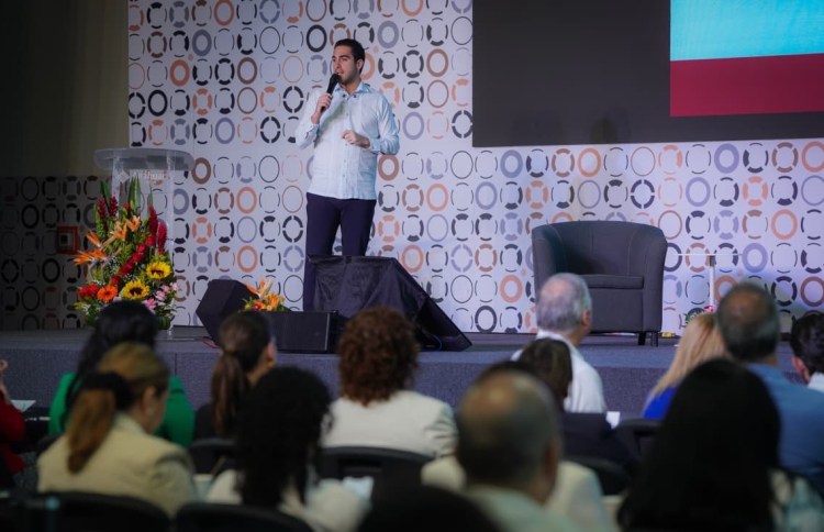 Gino Segura anuncia reforma integral a la Ley General de&nbsp;Turismo