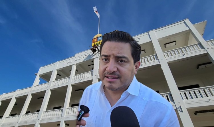 Impulsan profesionalización de burócratas con posgrados al 100%&nbsp;financiados