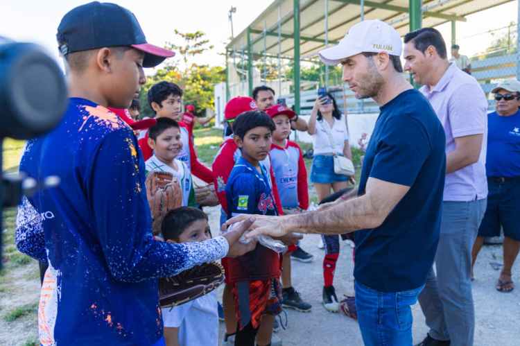 Gobierno de Tulum con caminatas y cercanía resuelve y cumple a&nbsp;Chemuyil